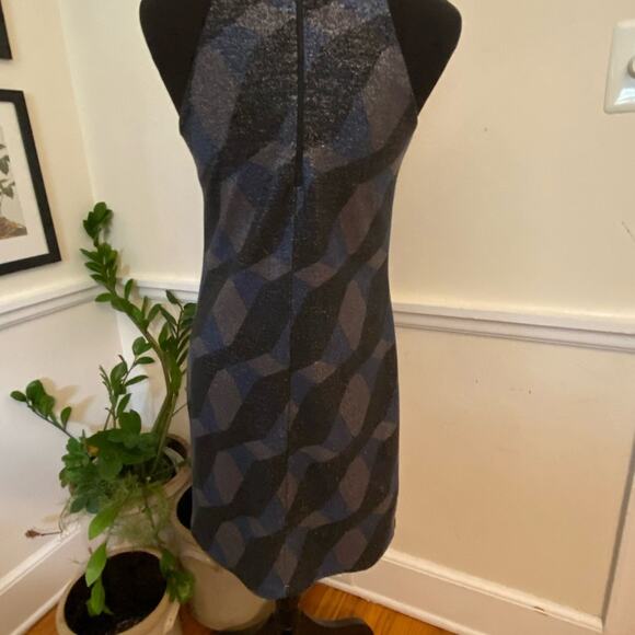 Elie Tahari Geometric Print Halter short Dress in Blue, Gray, and Black | Size 6 - Picture 4 of 9